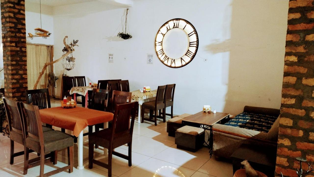 ג'ודפור Rangbaari Stays & Cafe מראה חיצוני תמונה