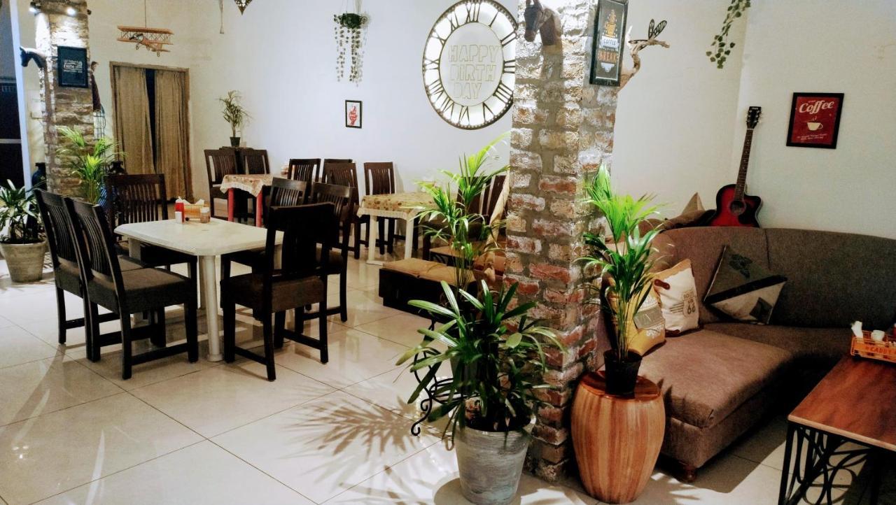 ג'ודפור Rangbaari Stays & Cafe מראה חיצוני תמונה