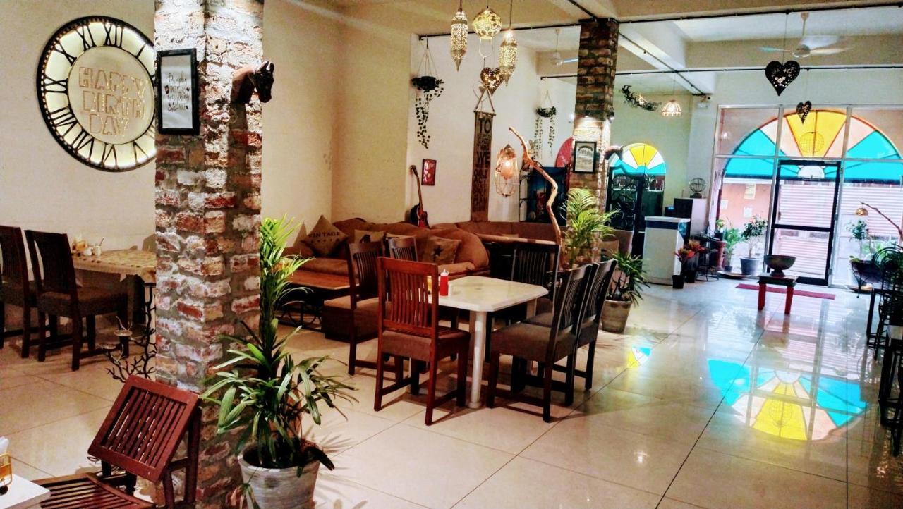 ג'ודפור Rangbaari Stays & Cafe מראה חיצוני תמונה